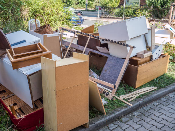 Best Yard Cleanup Services  in Wakarusa, IN